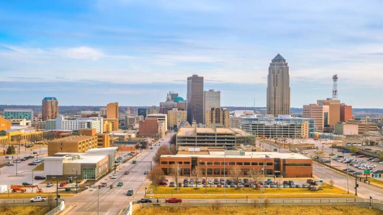 Des Moines